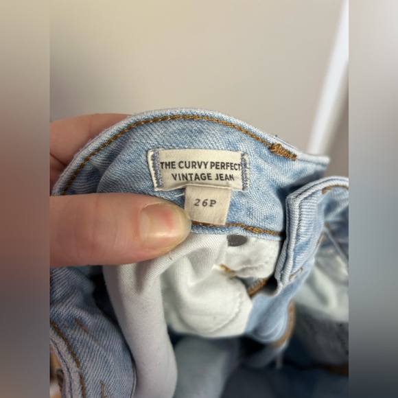 Madewell Light Wash The Curvy Perfect Vintage Jean in Size 26P - Picture 7 of 7